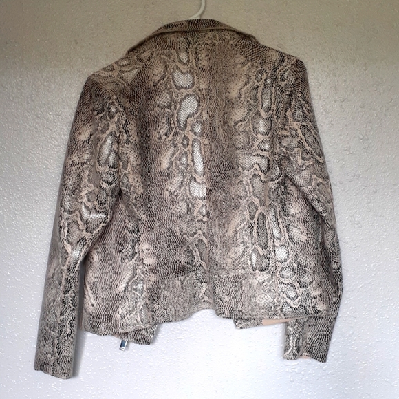 Jacket - Picture 3 of 4